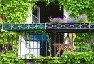 Milfordrooftop-and-balcony-gardens-18.jpg; ?>